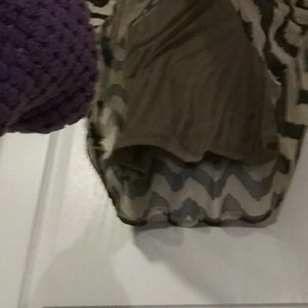 Clothing - Picture 3 of 4